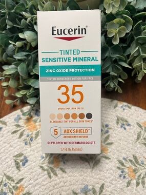 Eucerin Tinted Sensitive Mineral SPF 35 - Tinted